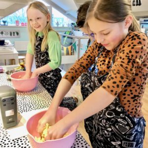 <h4>Bakcursus 4 lessen start 10 maart 10.00 tot 12.15 uur <b>VOL</b></h4>